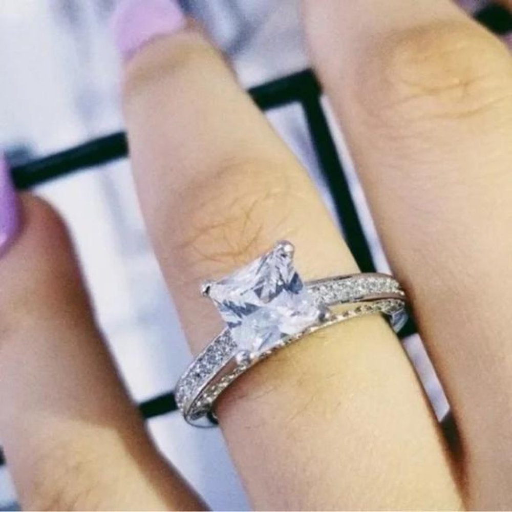 “2 CT” 925 STERLING STERLING ENGAGEMENT DIAMOND RING, CUTE RING, SHINY RING. - Picture 2 of 5